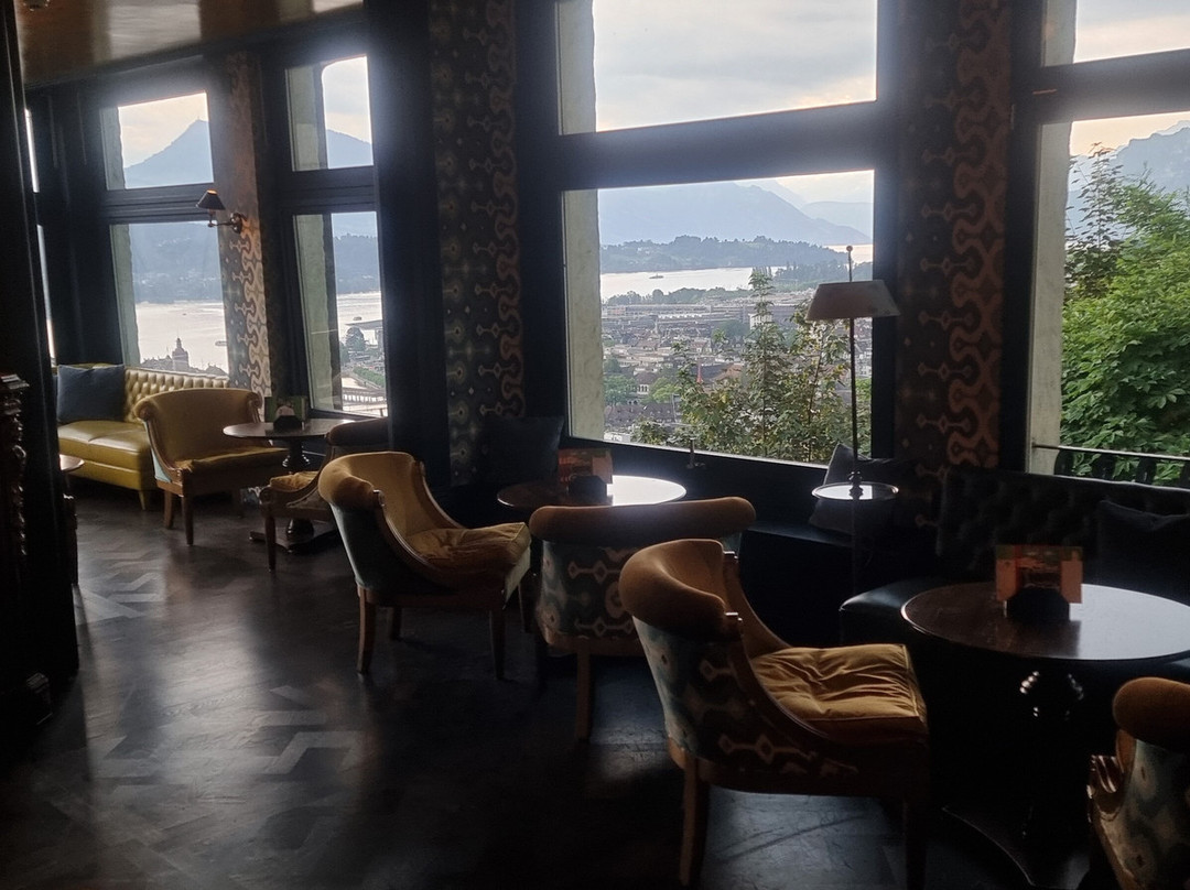 古奇城堡酒店主图