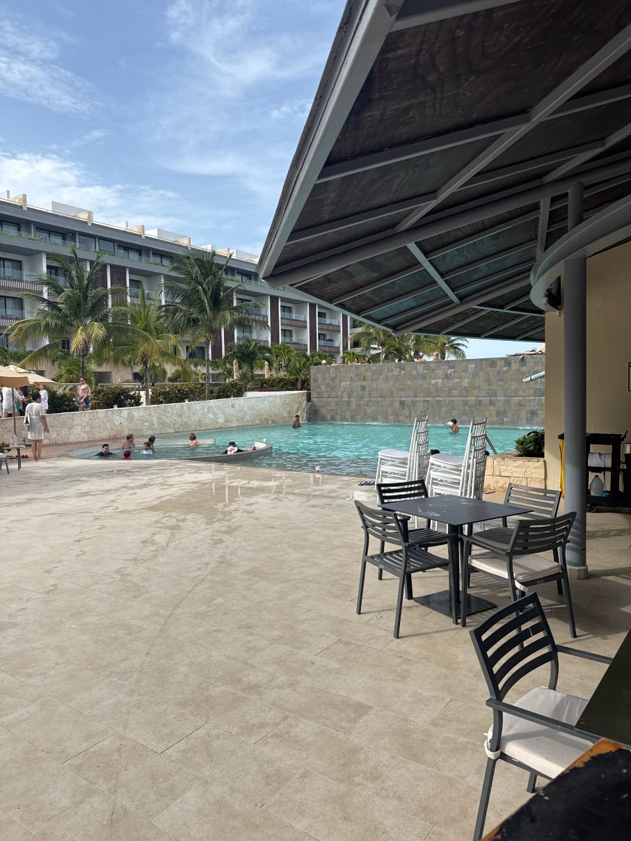 女人海滩壮丽优雅酒店-全包-旅行者