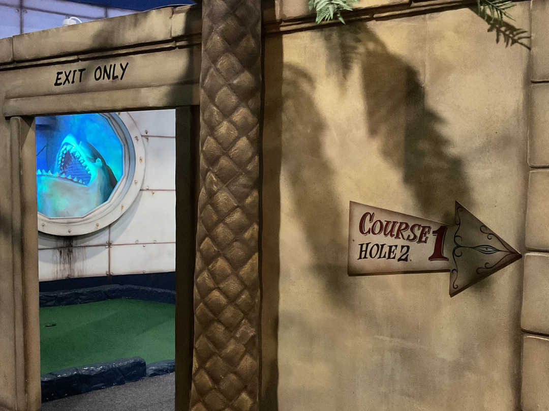 Paradise Island Adventure Golf - Cheshire Oaks-埃尔斯米尔港必去景点