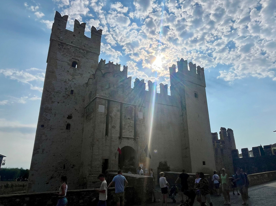 Castello Scaligero-锡尔苗内必去景点