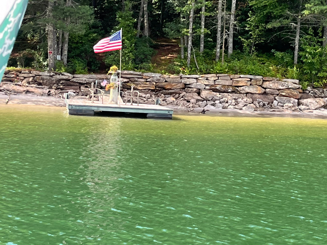 Lake Glenville Scenic Waterfall Cruises-Cashiers必去景点