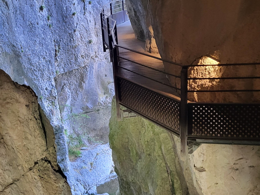 Site Historique des Grottes de Saint-Christophe-Saint-Christophe必去景点