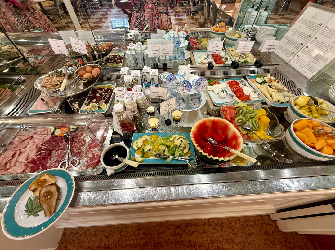 欧若罗吉奥艺术酒店主图