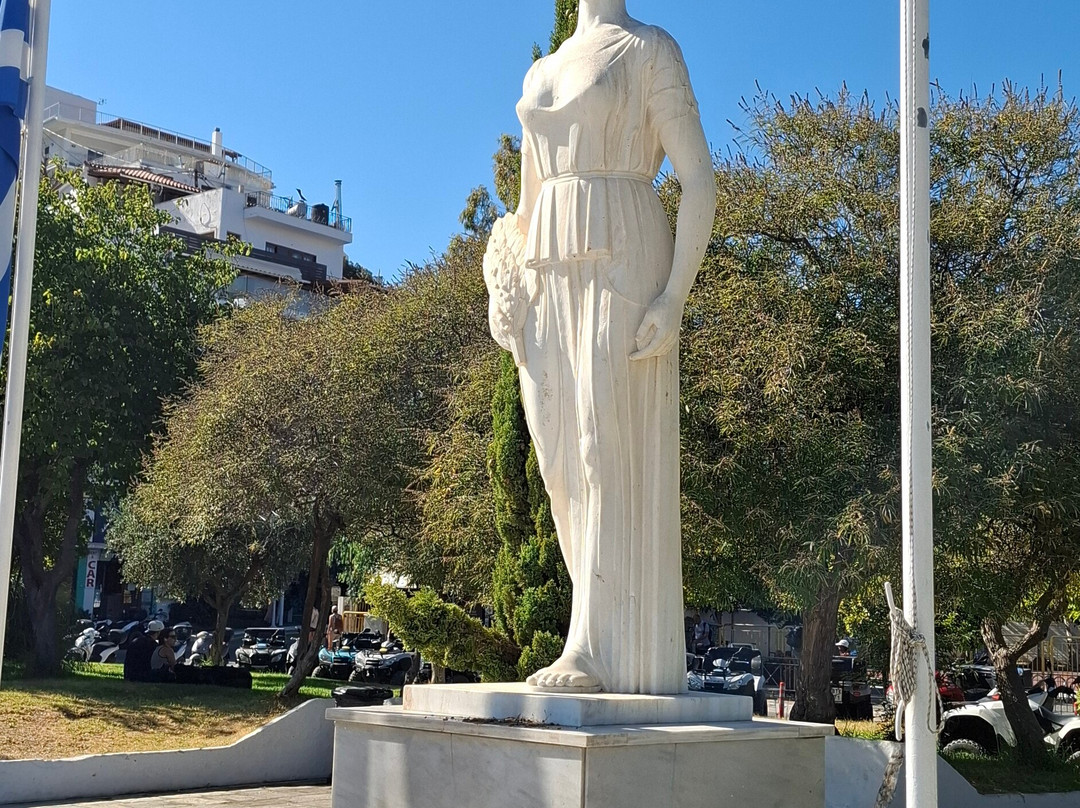 War Memorial-Skiathos Town必去景点