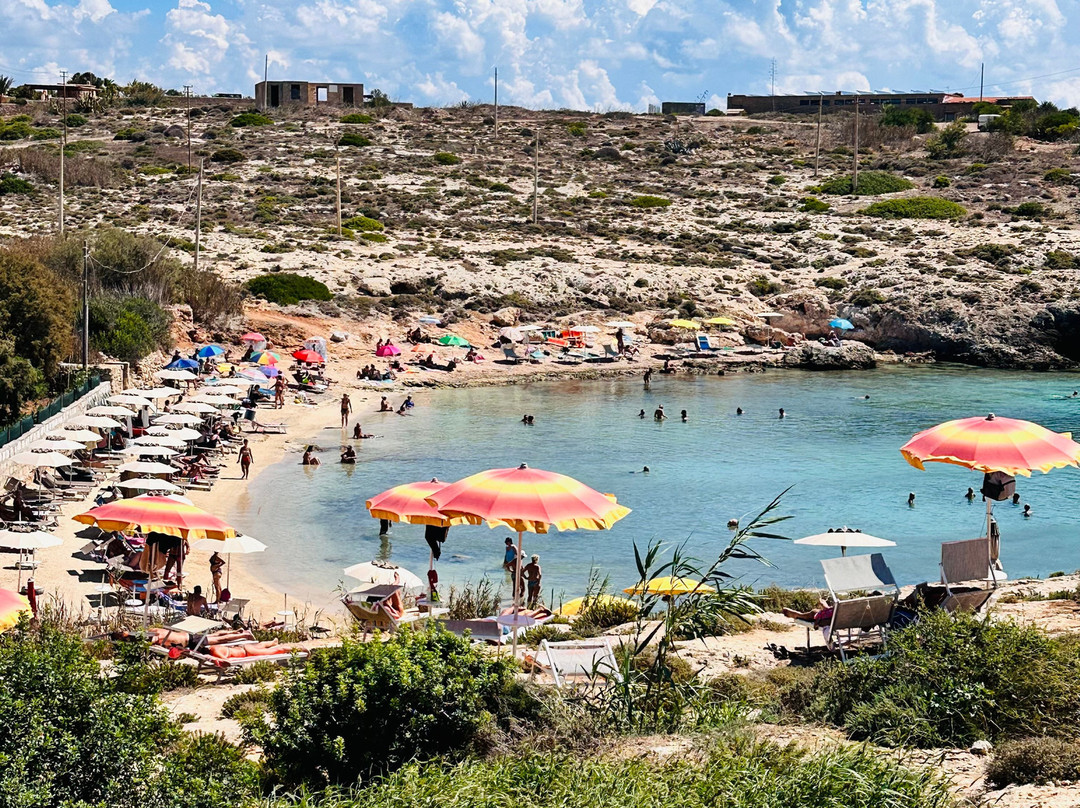 Spiaggia Cala Francese-兰佩杜萨必去景点