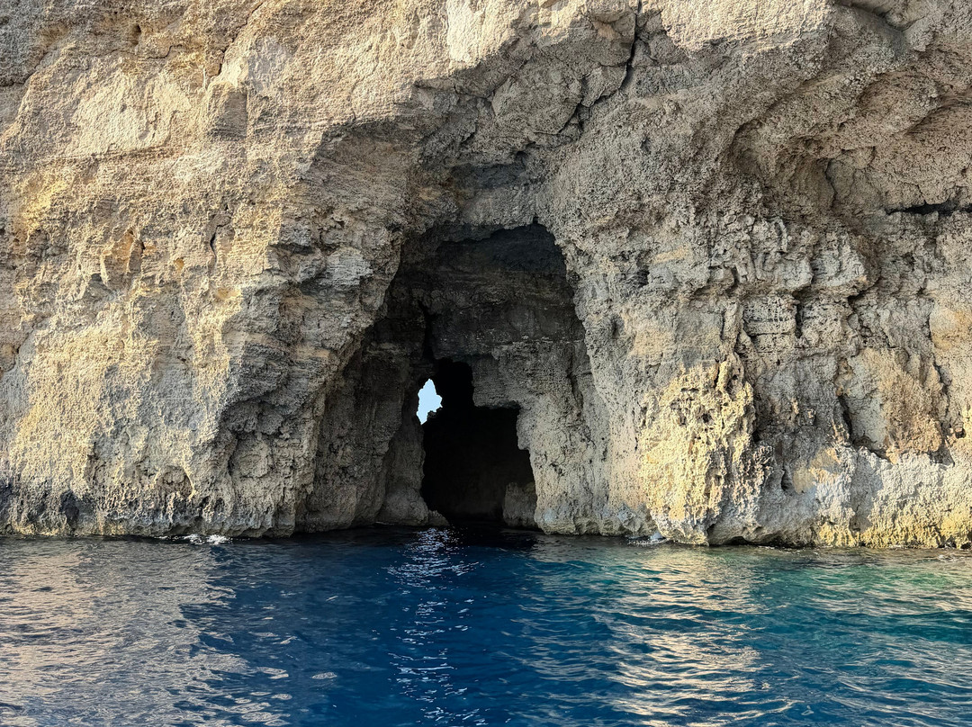 Comino Waves Boat Charters Malta-史克华必去景点