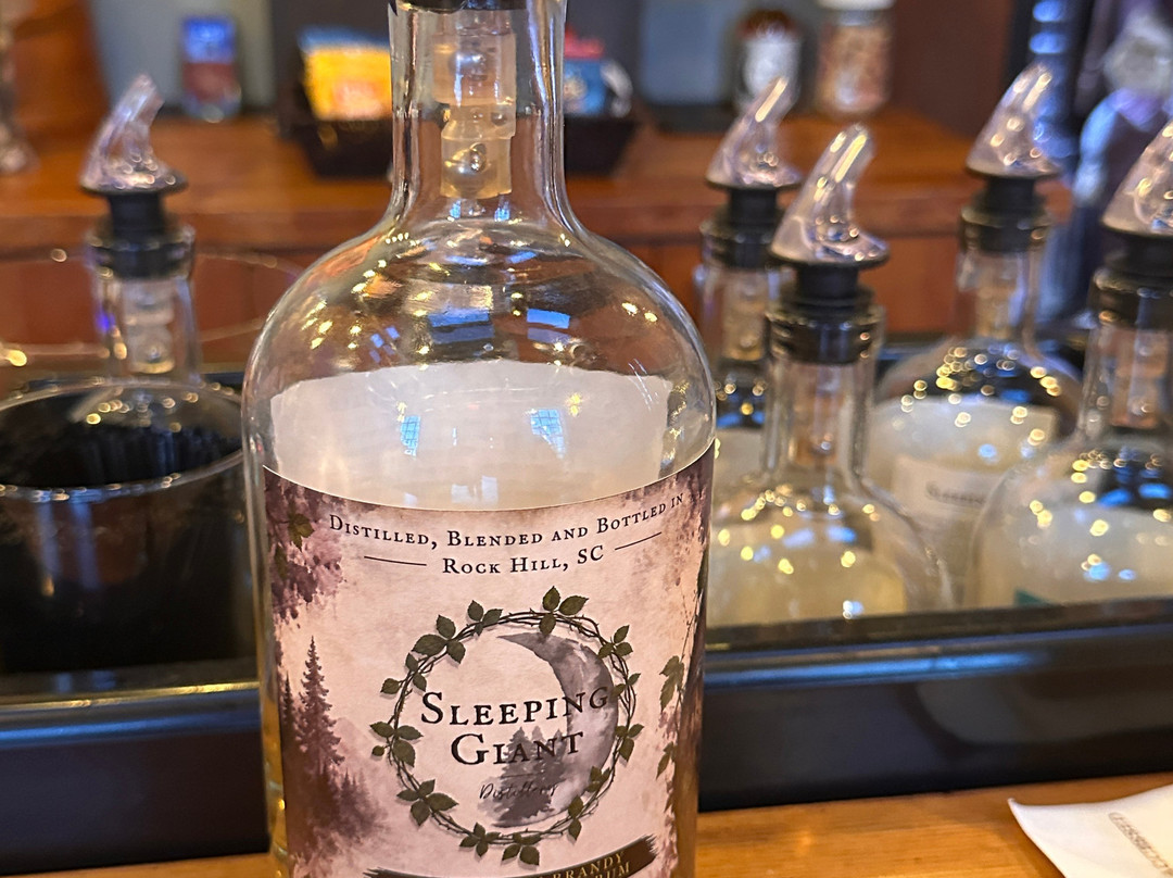 Sleeping Giant Distillery-石山必去景点