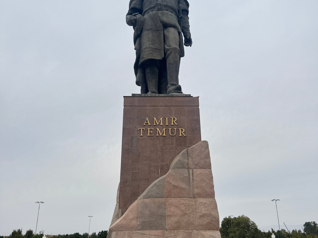 Statue of Amir Timur-沙赫利苏伯兹必去景点
