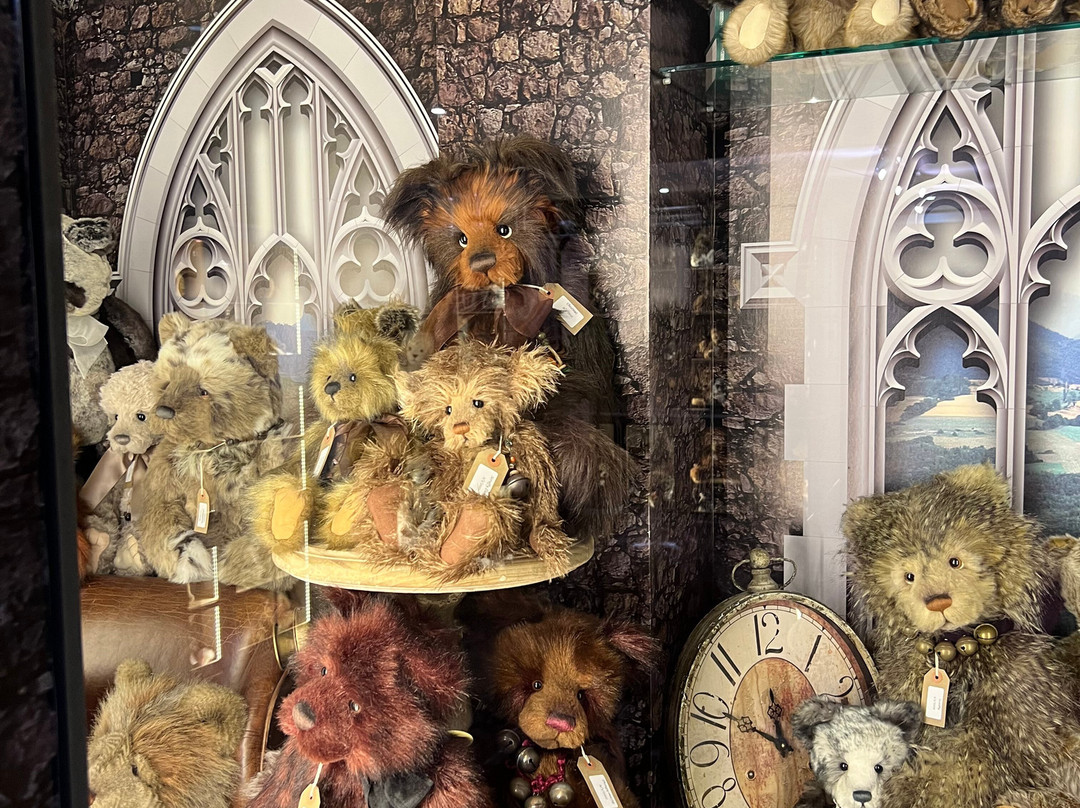 Charlie Bears Gallery & Shop-朗塞斯顿必去景点