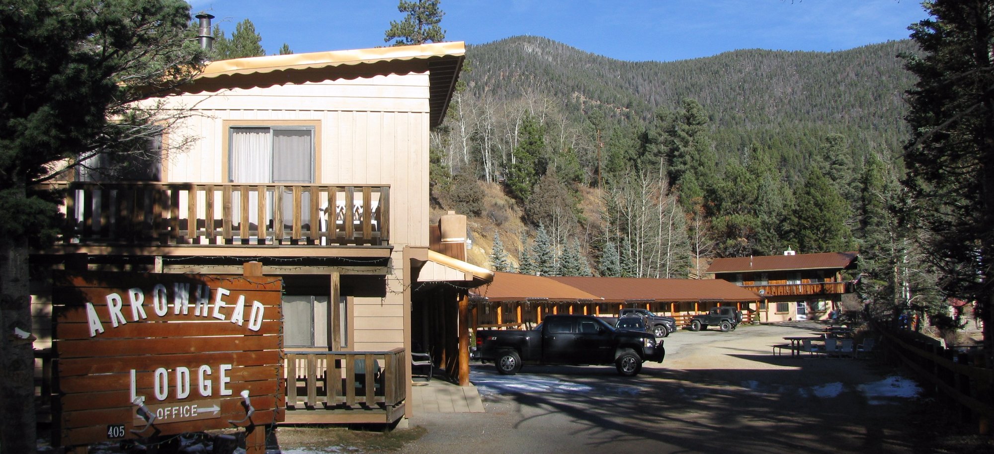 Arrowhead Lodge-官方