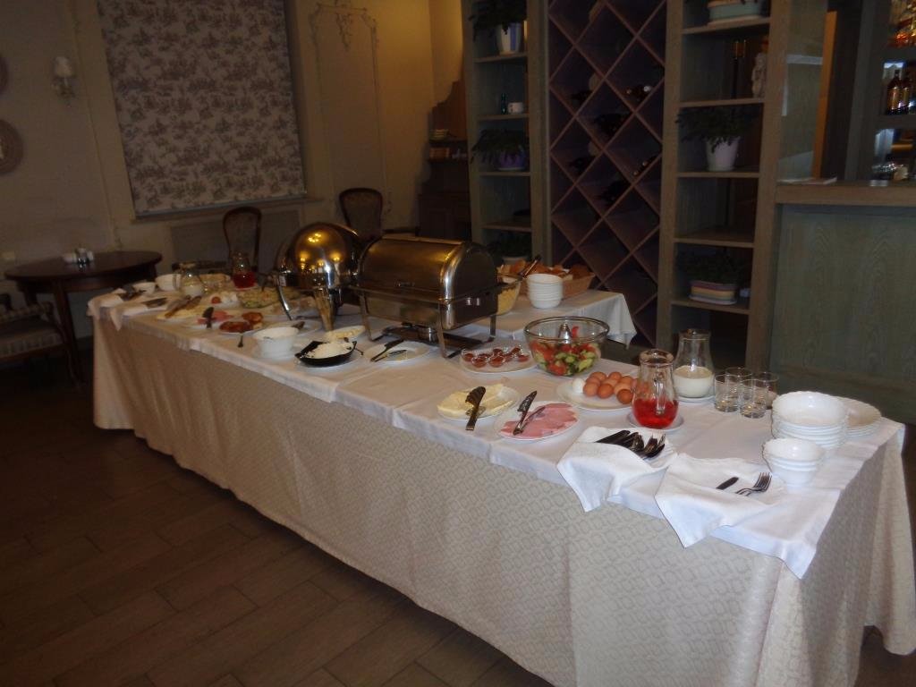 Hotel Kadgaron-餐饮