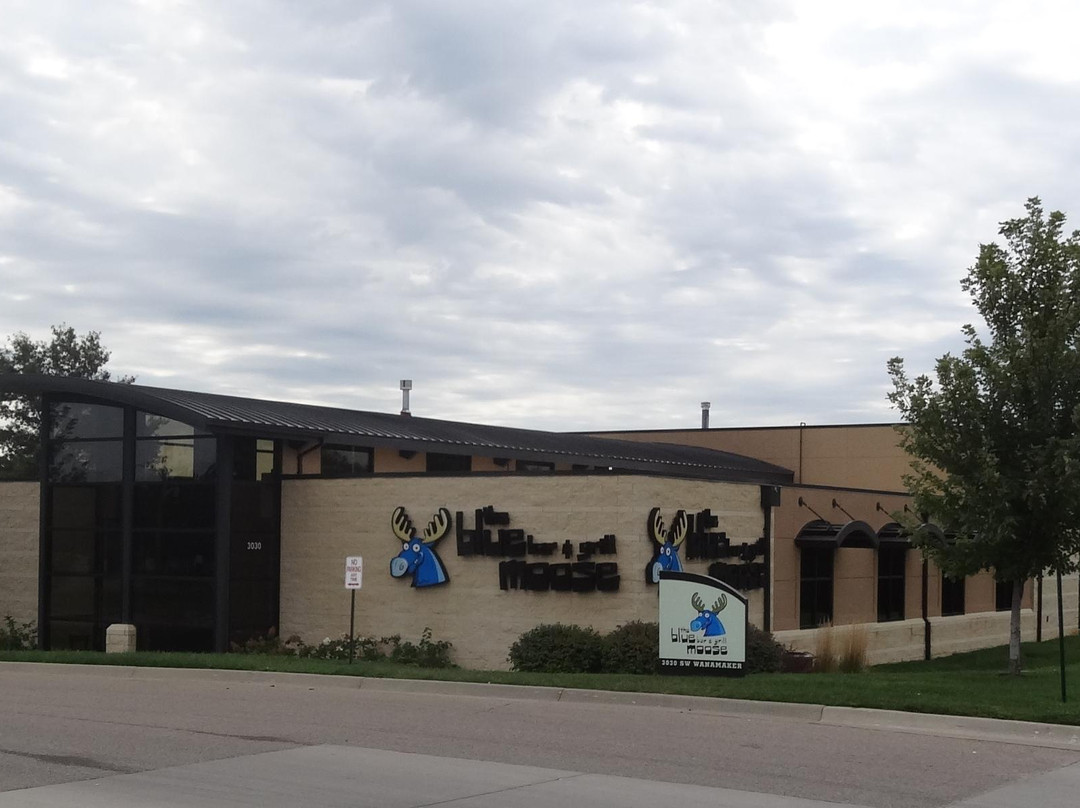 Dover旅游景点-Blue Moose Topeka