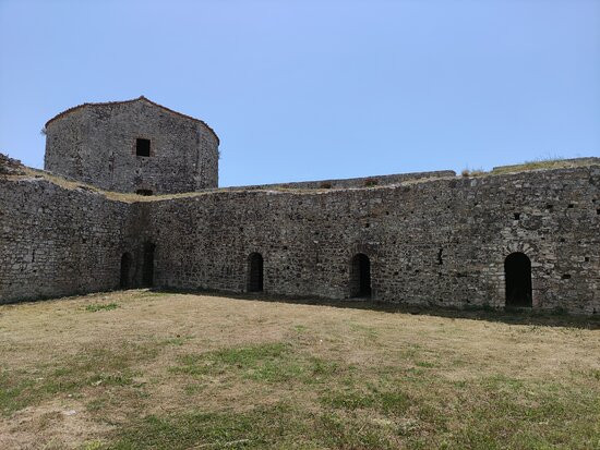 Venetian Triangle Castle-布特林特必去景点