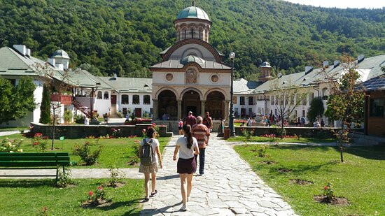 Cozia Monastery景点图片