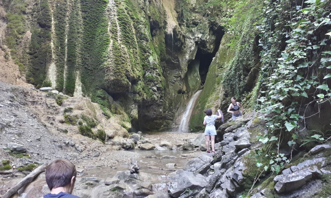 Gebiusskiye Waterfalls-Teshebs必去景点