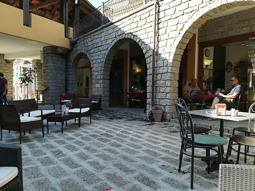 Bortigiadas餐馆和美食-Bar La Colti di Lu Mulinu
