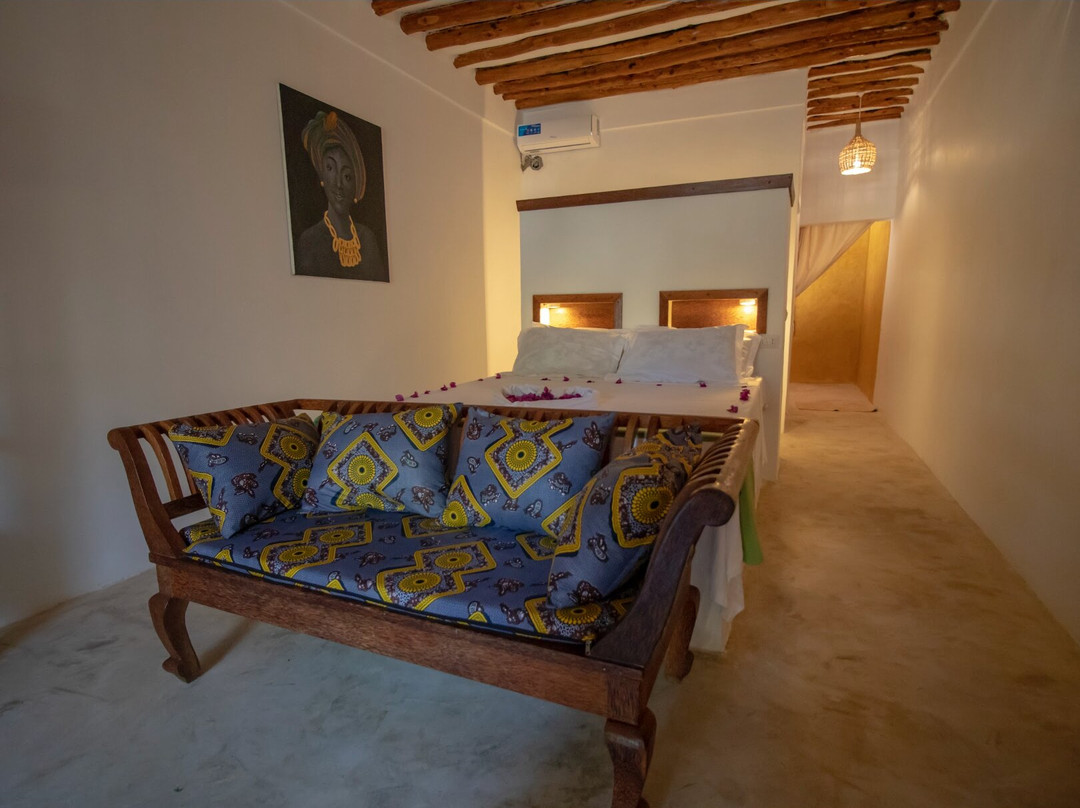 Tropical Boutique Hotel & Resto