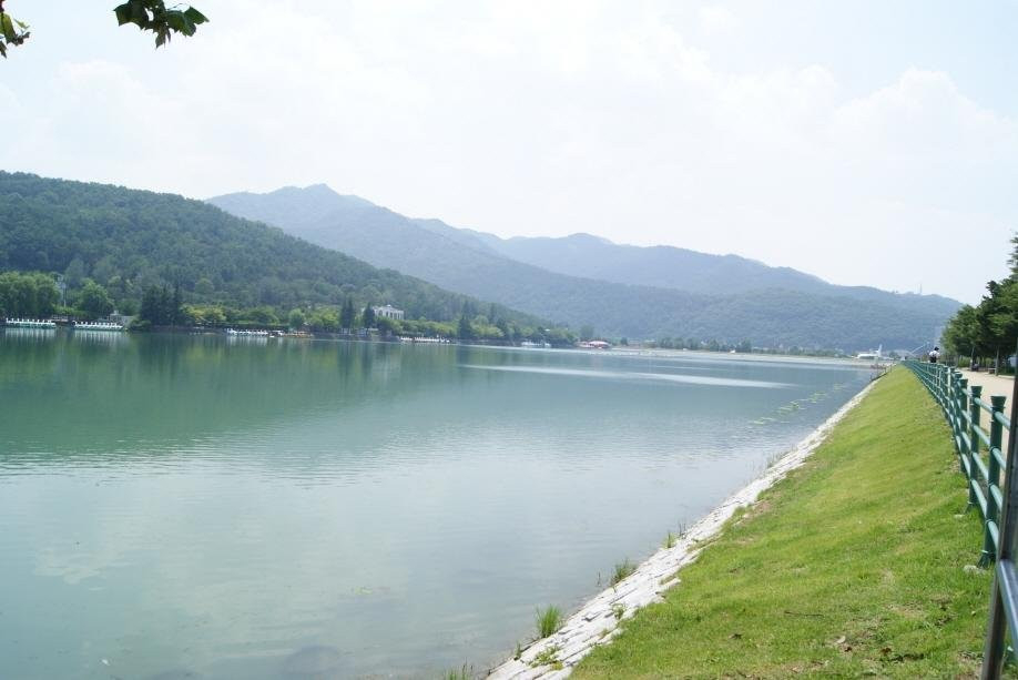 Suseongmot Lake景点图片