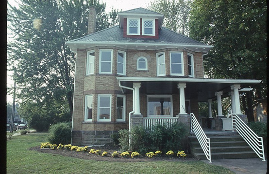 Lorain Historical Society - Moore House Museum