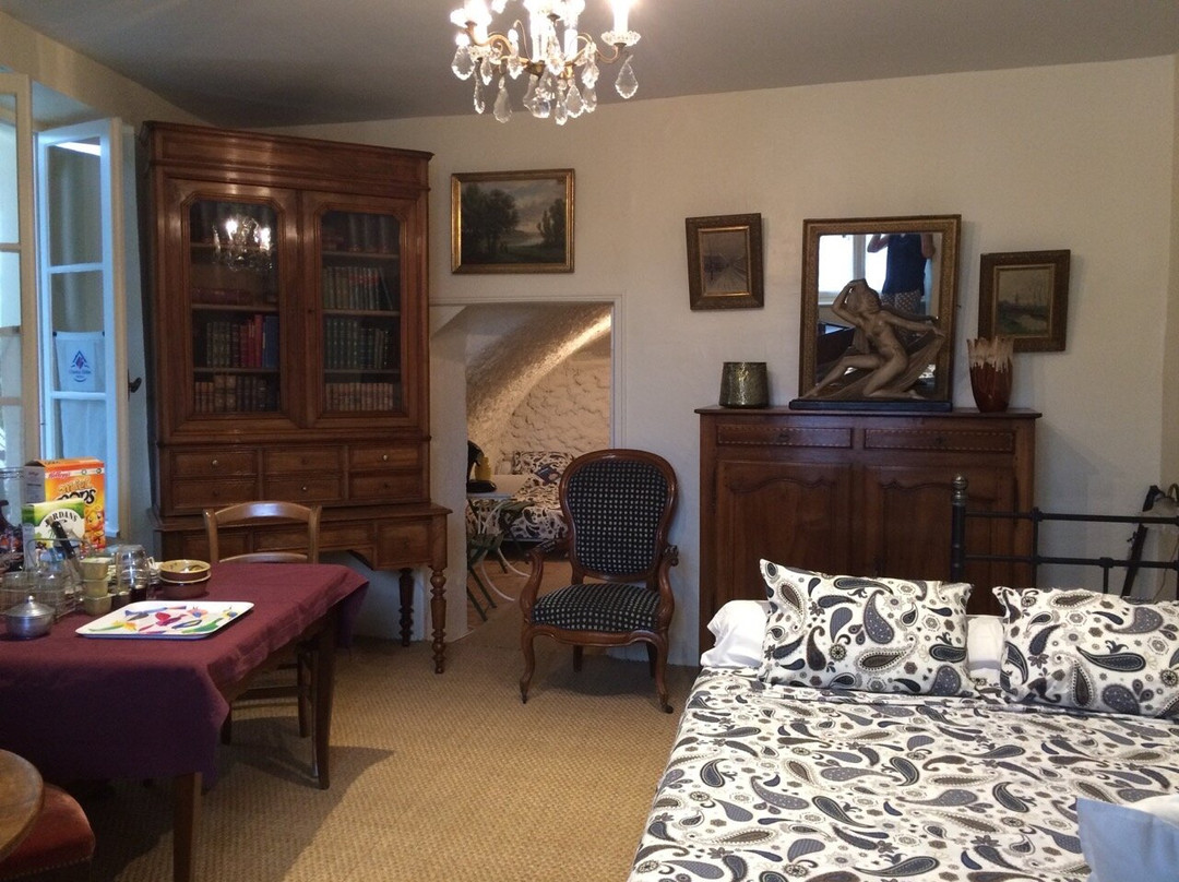 Chez l'Antiquaire主图
