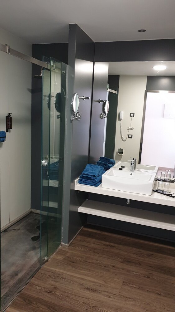 Servatur Casablanca Suites & Spa-浴室