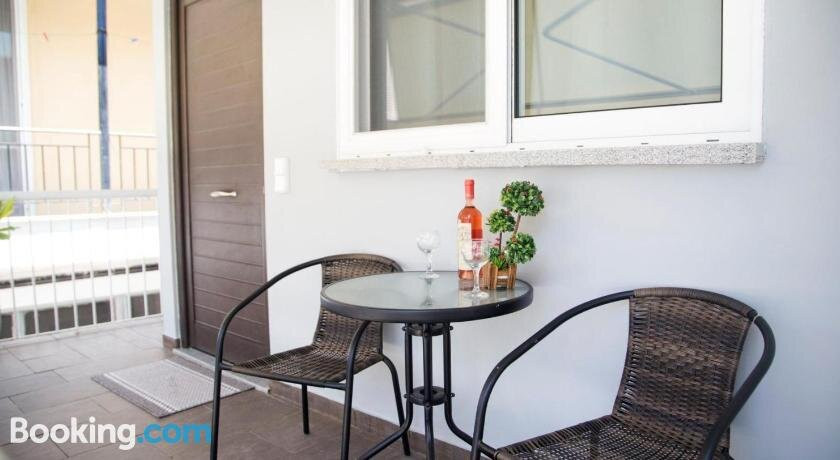 Papatsas Center Houses主图