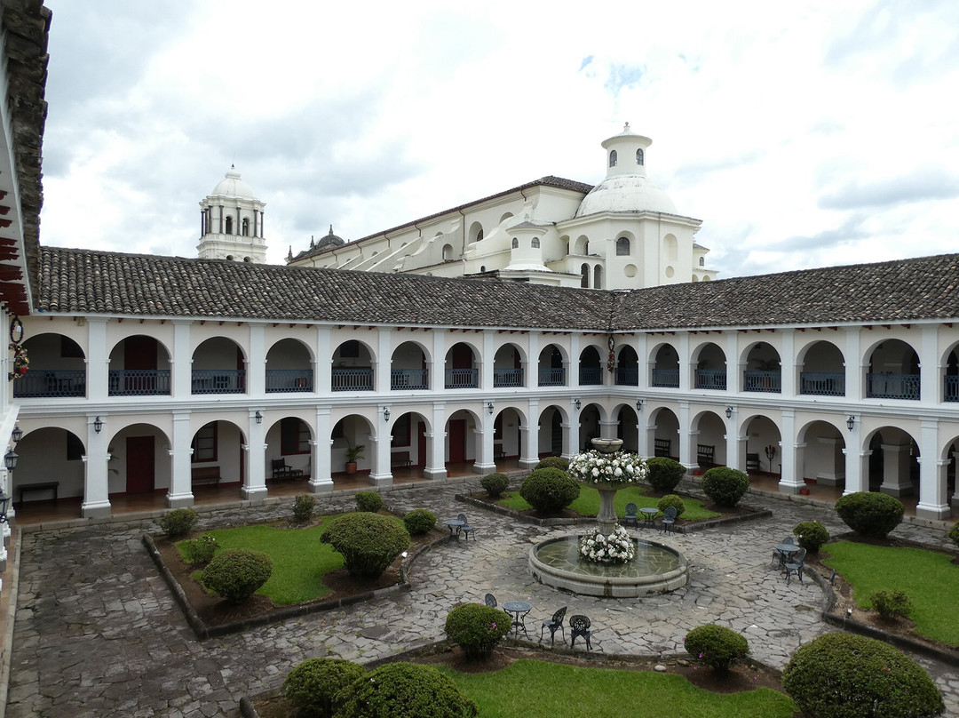 Hotel Dann Monasterio主图