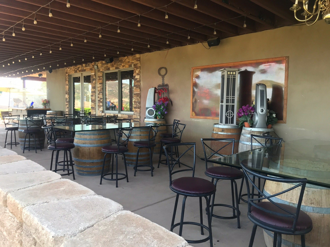 Turtle Rock Ridge Vineyard & Winery景点图片