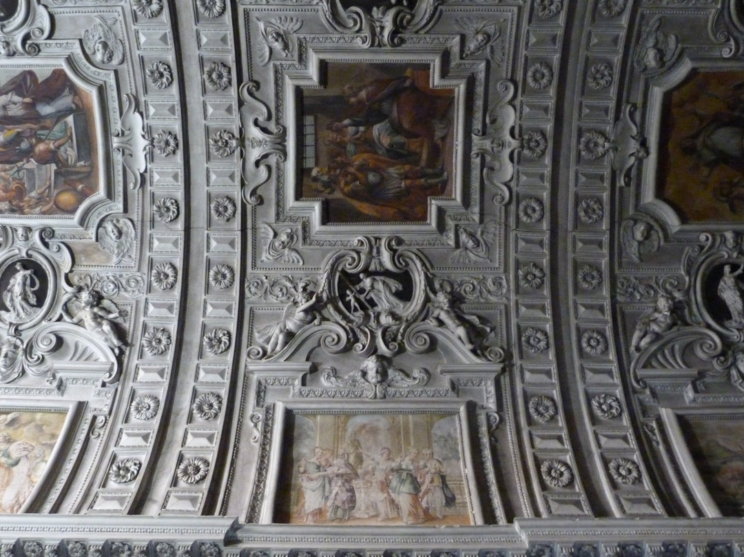 Chiesa di Santa caterina-Urbania必去景点