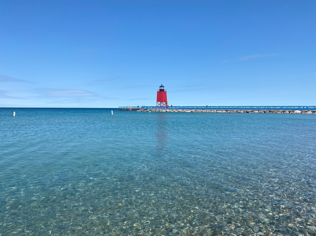 Charlevoix South Pier Light Station景点图片