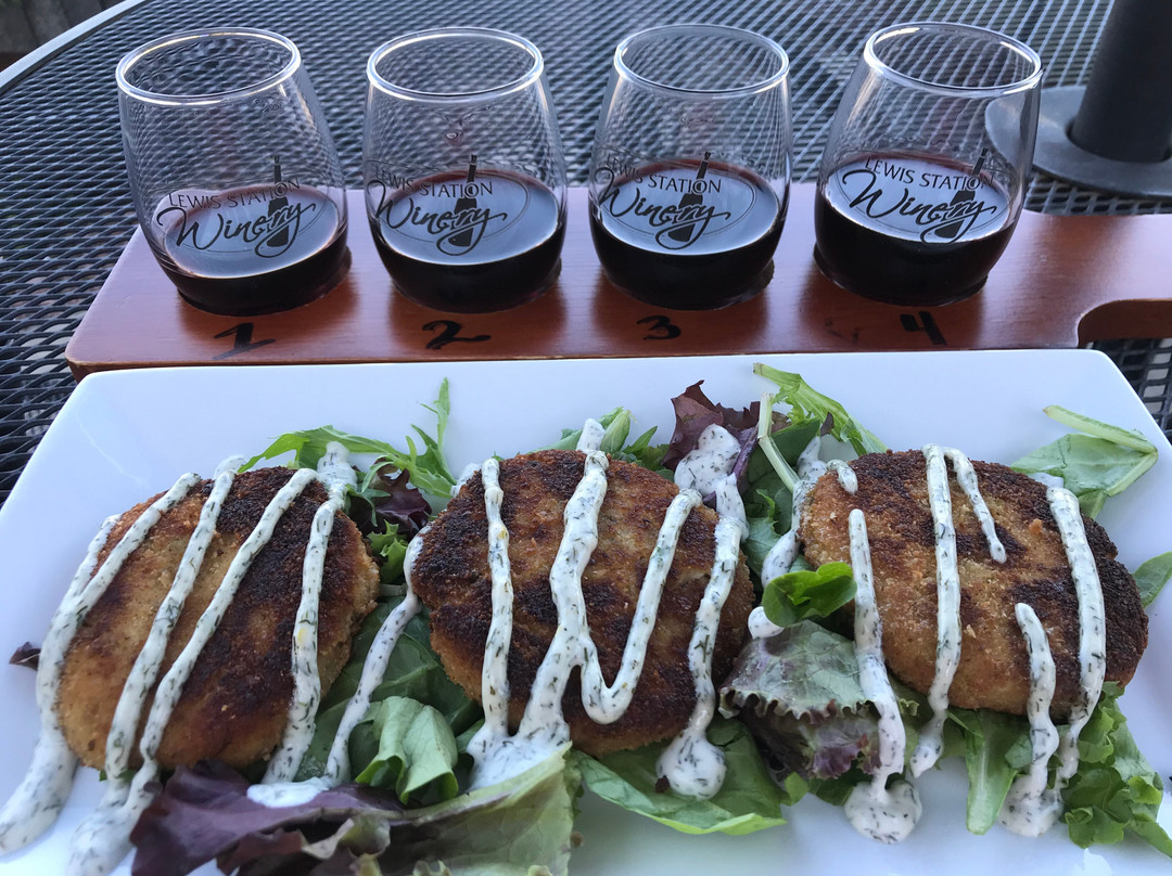 Lewis Station Winery-Lake Mills必去景点