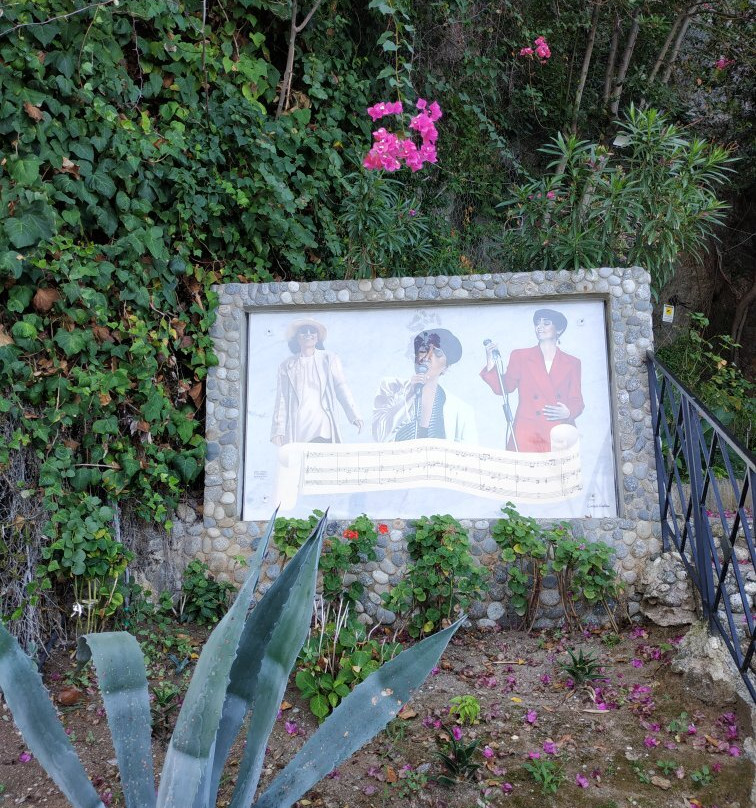 Monumento a Mia Martini-Bagnara Calabra必去景点