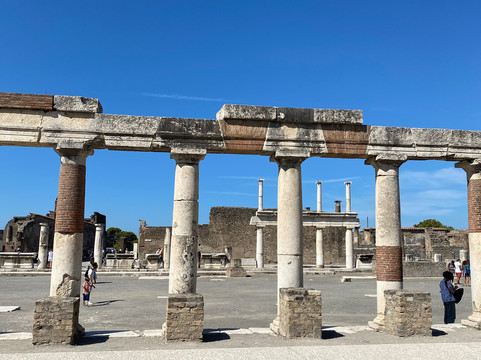 Campaniatourguide-那不勒斯必去景点