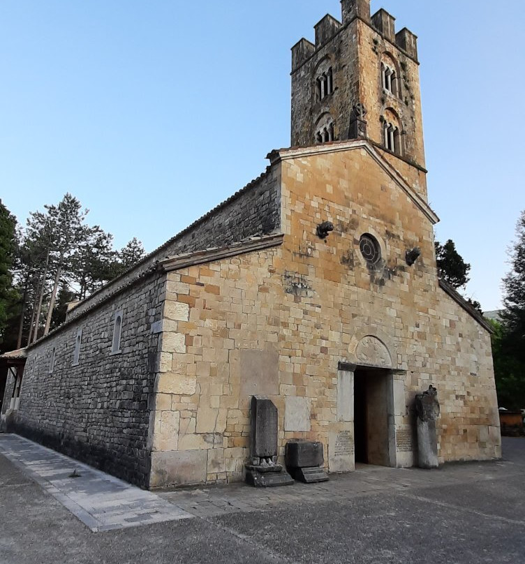 SANTUARIO MADONNA DEL CANNETO o MADONNA DI CANNETO-Roccavivara必去景点