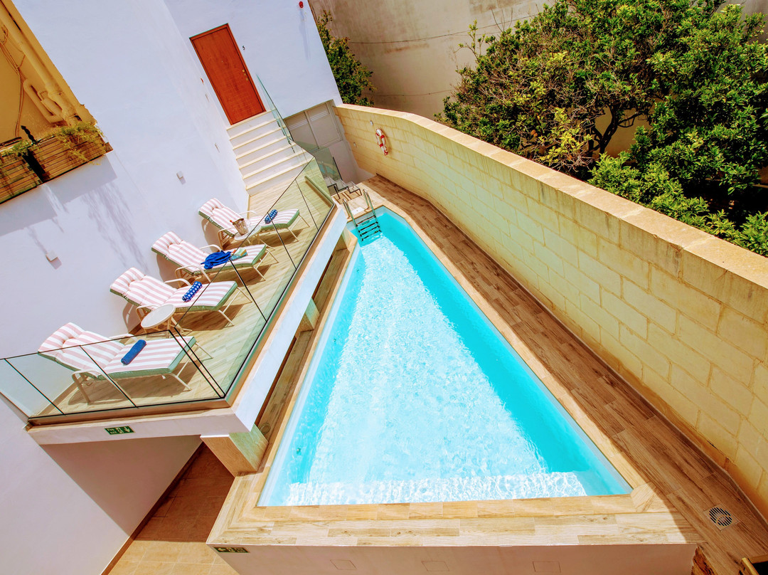 Pjazza Suites Boutique Hotel主图