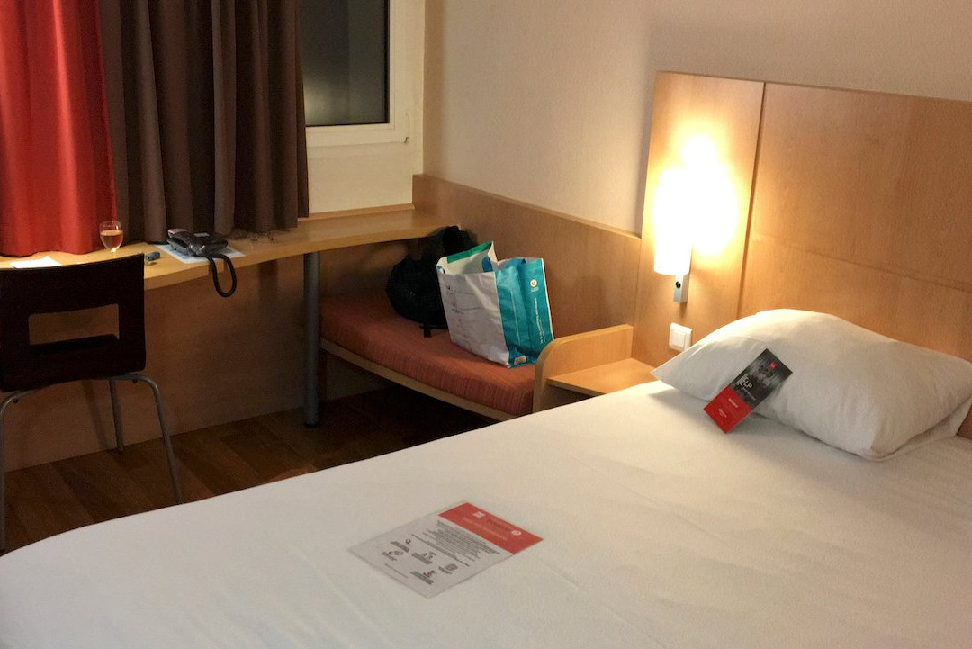 宜必思阿瓦隆酒店主图