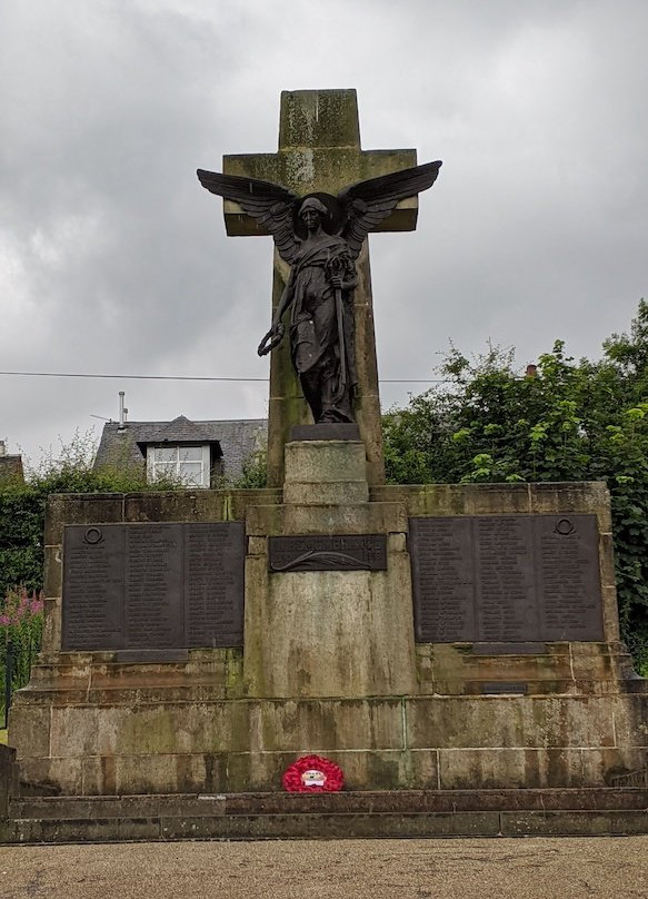 Dalry War Memorial-Dalry必去景点