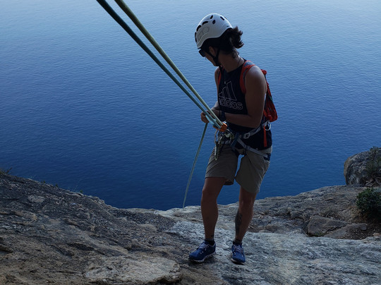 Explore-Share-卡西斯必去景点