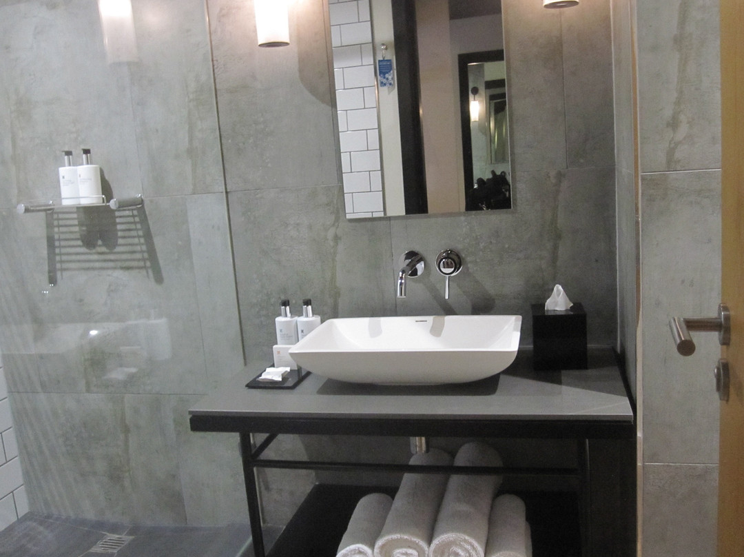 Century City Hotel Urban Square主图