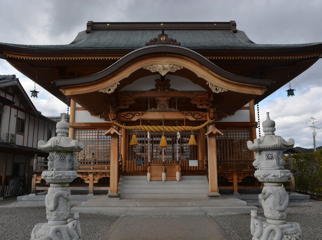 Iwakuni Shirohebi Shrine景点图片