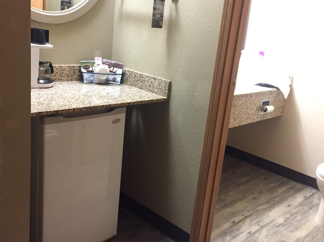 Super 8 by Wyndham LaGrande主图