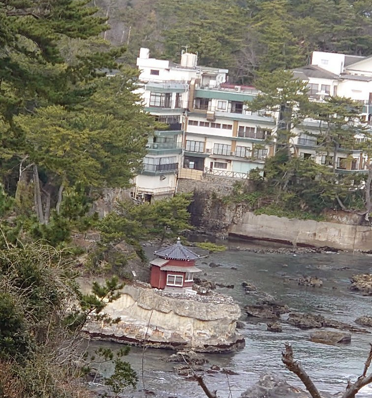 Izura Beach景点图片