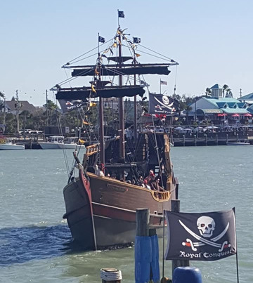 The Pirate Ship At John's Pass-马德拉海滩必去景点