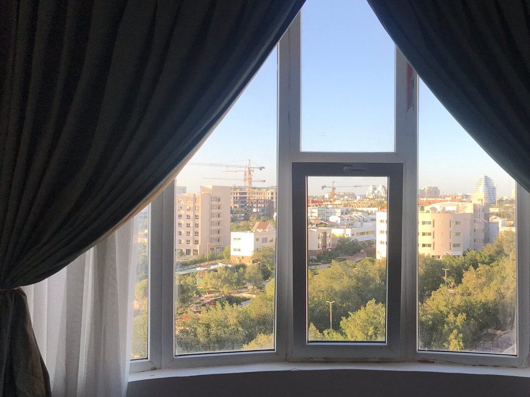 International Hotel Kish主图