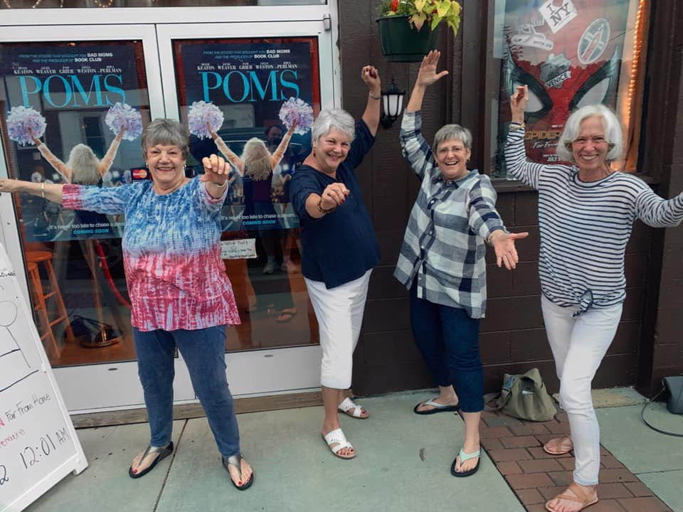 Blue Ridge Movie Lounge-West Jefferson必去景点