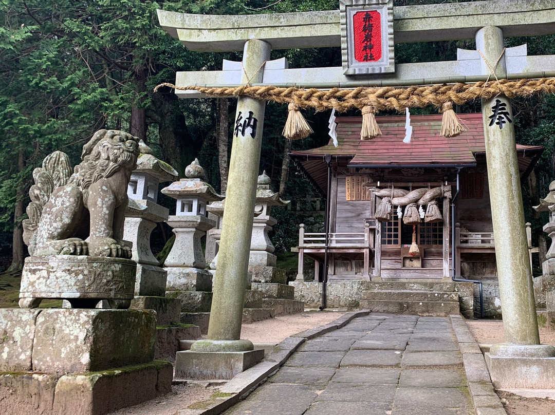 Akaiiwa Shrine景点图片