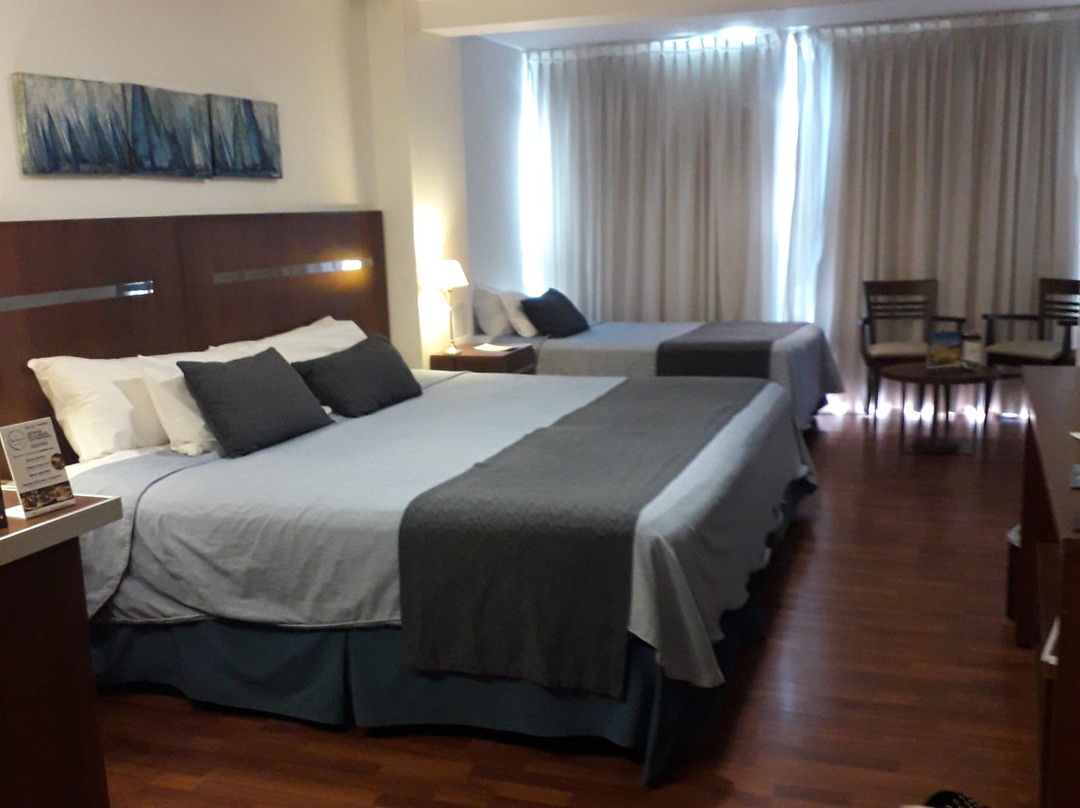 Puerto Amarras Hotel & Suites主图