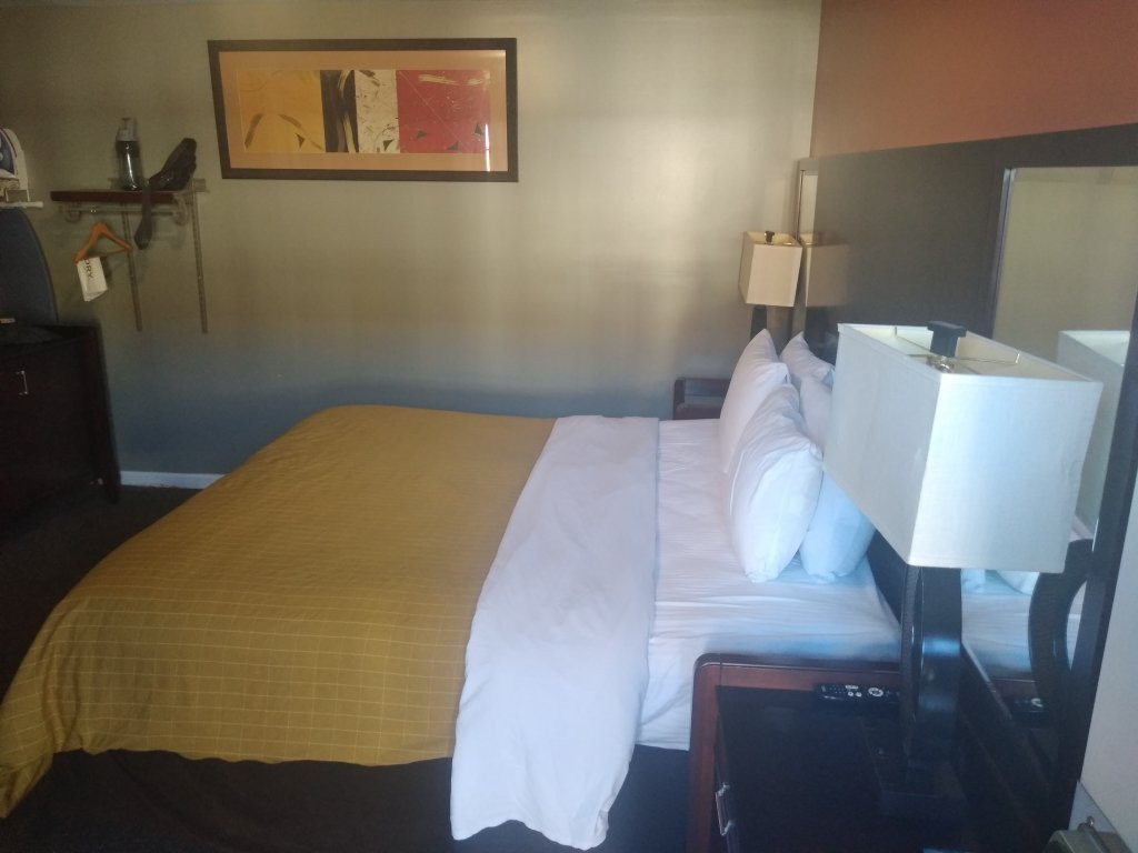 Jefferson Inn & Suites主图