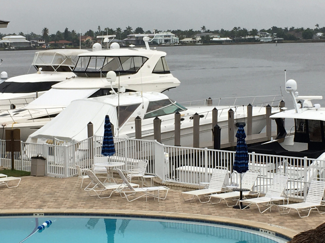 Cove Inn on Naples Bay主图