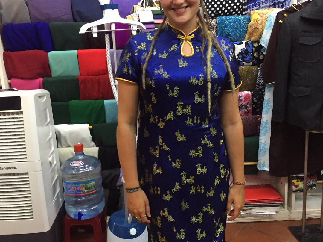 Moon Custom Tailor-会安必去景点